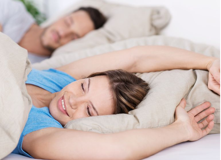 uống rượu vang trước khi ngủ